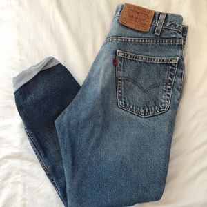 90’s VINTAGE LEVI’S 550